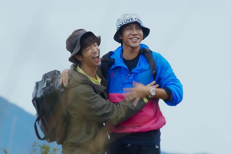 Lee Seung-gi dan Jasper Liu menjadi teman cepat saat syuting serial variety Twogether