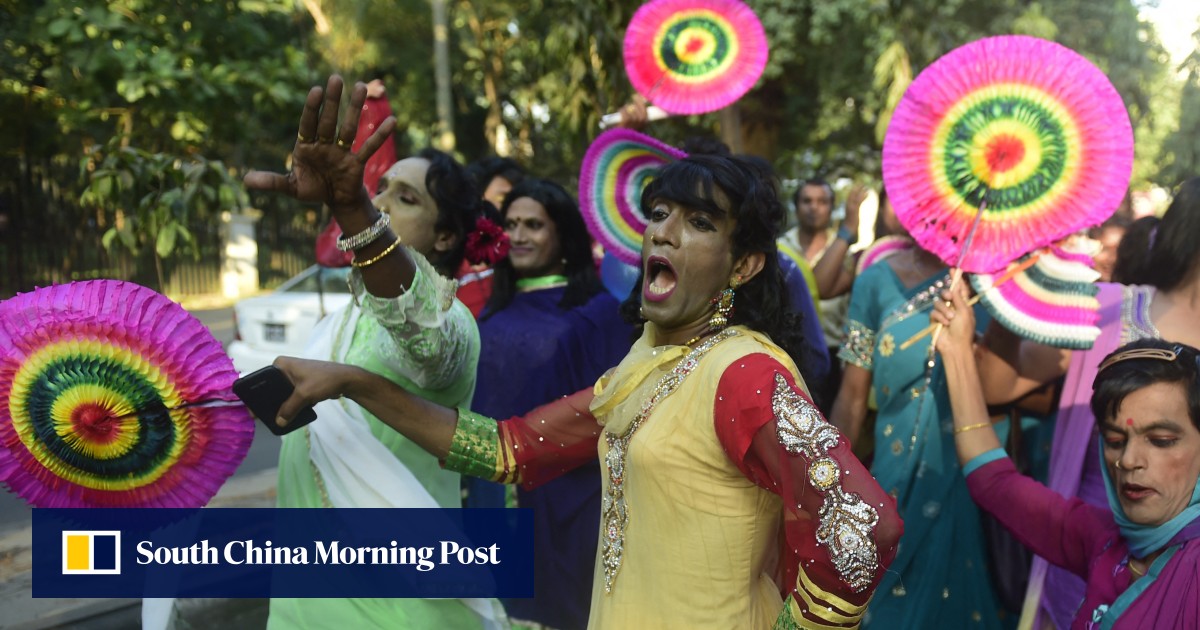 Media sosial ‘tempat genting’ bagi orang-orang LGBTQ di Bangladesh, kata para aktivis